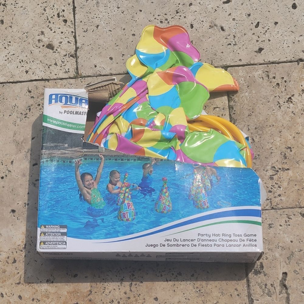 Pool party hat ring toss game - Picture 5 of 5